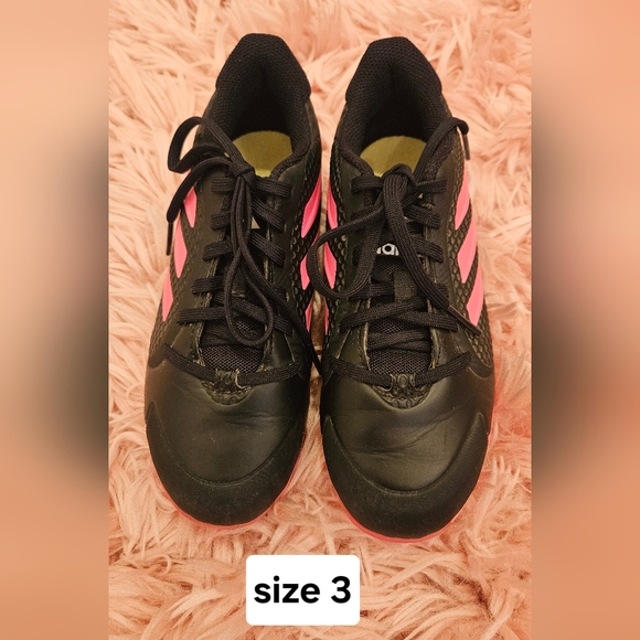 Adidas Softball/Baseball Cleats for Girls. Sizes 3 & 4 - Picture 2 of 16